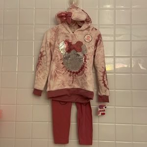Disney Junior Minnie girl set of hoodie pullover and leggings. Size 6
